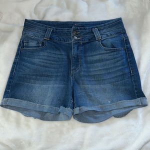 Junior denim shorts